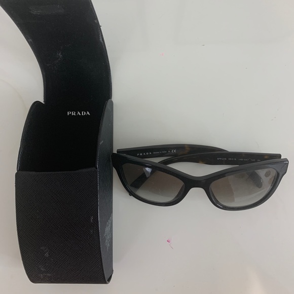 Cat eye Prada sunglasses - Picture 4 of 4